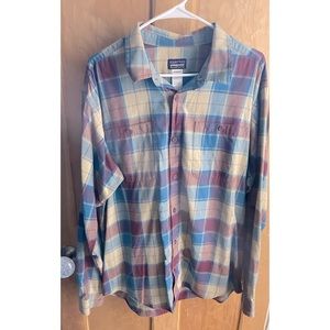 Patagonia Button Down Shirt - L